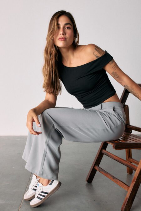 Asymmetric shoulder top - Deep black