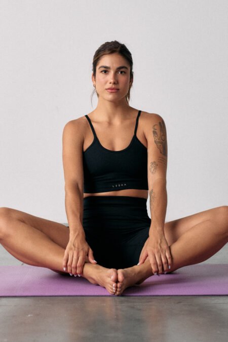 Contour Seamless Cross Top - Deep Black